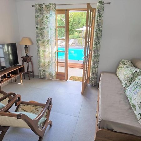 Le Jacaranda Du Guillaume Bed & Breakfast Le Guillaume Bagian luar foto