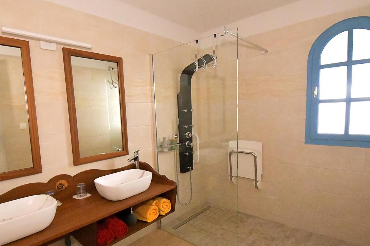 Le Jacaranda Du Guillaume Bed & Breakfast Le Guillaume Bagian luar foto