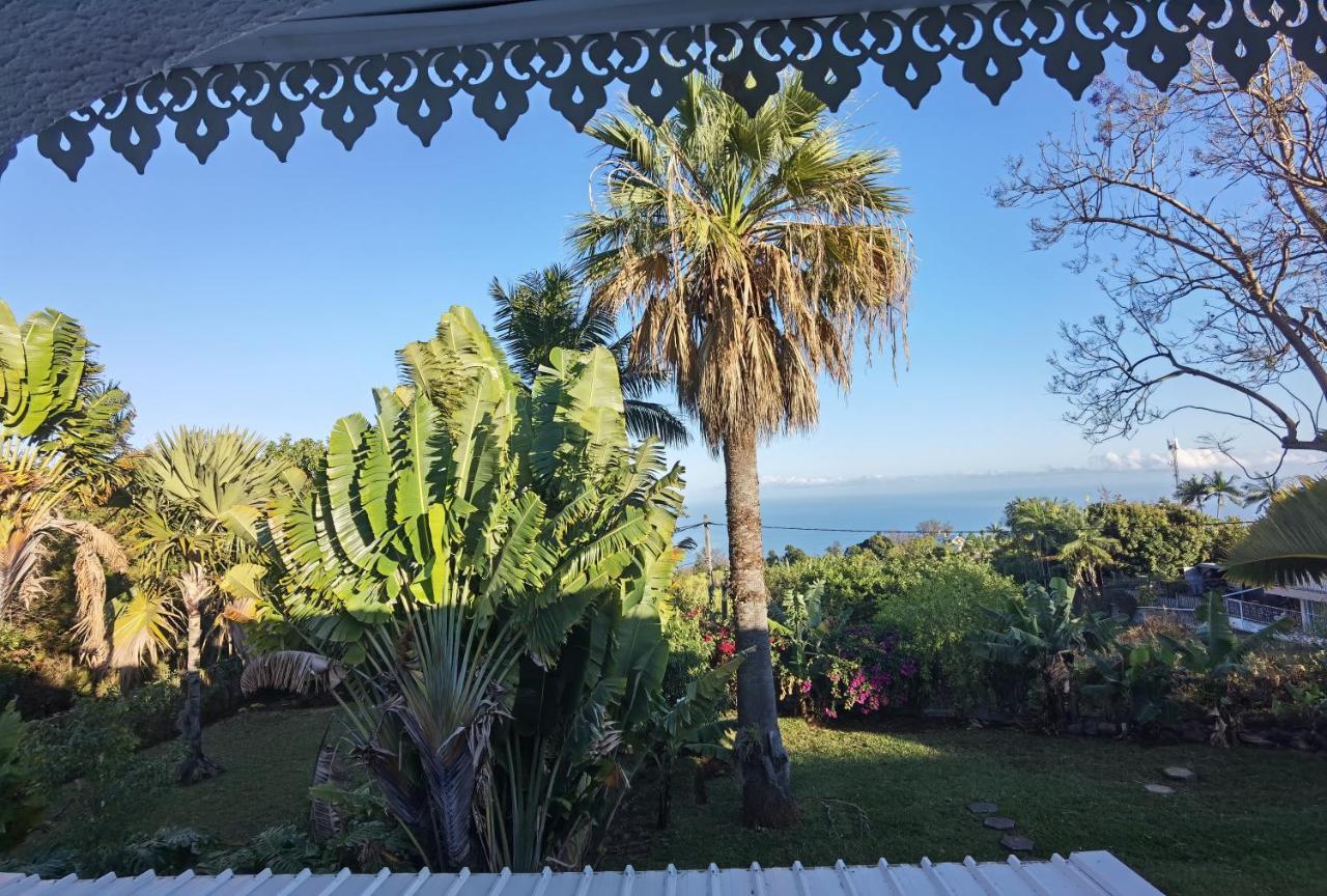 Le Jacaranda Du Guillaume Bed & Breakfast Le Guillaume Bagian luar foto